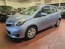 Charger l'image dans la galerie, Toyota Yaris 1.0 Essence Manuelle 06 / 2014