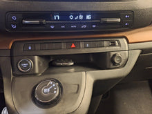 Load image into Gallery viewer, Toyota Proace Verso 8 Places 1.6 Diesel Automatique 03 / 2017