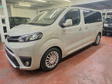 Load image into Gallery viewer, Toyota Proace Verso 8 Places 1.6 Diesel Automatique 03 / 2017