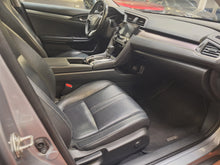 Charger l'image dans la galerie, Honda Civic 1.5 Essence Automatique 08 / 2017