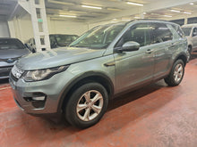 Load image into Gallery viewer, Land Rover Discovery Sport 2.0 Diesel Automatique  10 / 2015