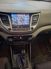 Charger l'image dans la galerie, Hyundai Tucson 1.7 Diesel Automatique 05 / 2017