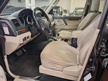 Afbeelding in Gallery-weergave laden, Mitsubishi Pajero 3.2 Diesel Utilitaire 7 Places Automatique 10 / 2013