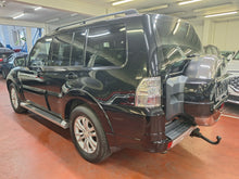 Afbeelding in Gallery-weergave laden, Mitsubishi Pajero 3.2 Diesel Utilitaire 7 Places Automatique 10 / 2013