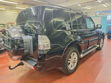 Afbeelding in Gallery-weergave laden, Mitsubishi Pajero 3.2 Diesel Utilitaire 7 Places Automatique 10 / 2013
