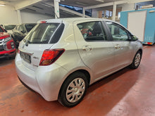 Charger l'image dans la galerie, Toyota Yaris 1.5 Hybride Automatique 03 / 2016