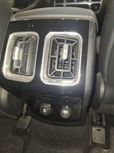 Load image into Gallery viewer, Kia Sorento 2.2 Diesel Automatique 08 / 2022