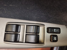 Charger l'image dans la galerie, Toyota Corolla 1.4 Essence Manuelle 09 / 2003