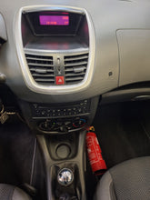 Load image into Gallery viewer, Peugeot 206+ 1.1 Essence Manuelle 06 / 2012