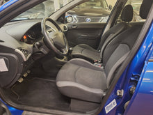 Load image into Gallery viewer, Peugeot 206+ 1.1 Essence Manuelle 06 / 2012