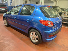 Load image into Gallery viewer, Peugeot 206+ 1.1 Essence Manuelle 06 / 2012