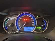 Charger l'image dans la galerie, Toyota Yaris 1.5 Hybride Automatique 01 / 2016