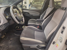 Charger l'image dans la galerie, Toyota Yaris 1.5 Hybride Automatique 01 / 2016