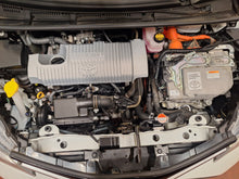 Charger l'image dans la galerie, Toyota Yaris 1.5 Hybride Automatique 01 / 2016