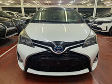 Charger l'image dans la galerie, Toyota Yaris 1.5 Hybride Automatique 01 / 2016