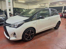 Charger l'image dans la galerie, Toyota Yaris 1.5 Hybride Automatique 01 / 2016