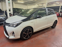 Charger l'image dans la galerie, Toyota Yaris 1.5 Hybride Automatique 01 / 2016