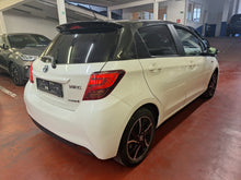 Charger l'image dans la galerie, Toyota Yaris 1.5 Hybride Automatique 01 / 2016