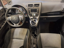 Charger l'image dans la galerie, Toyota Verso S 1.3 Essence Manuelle 01 / 2014