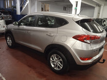 Charger l&#39;image dans la galerie, Hyundai Tucson 1.7 Diesel Manuelle 06 / 2016