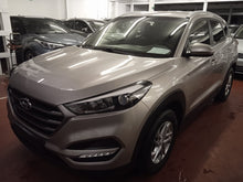 Charger l&#39;image dans la galerie, Hyundai Tucson 1.7 Diesel Manuelle 06 / 2016