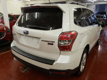 Charger l&#39;image dans la galerie, Subaru Forester 2.0 diesel manuelle 03 / 2014