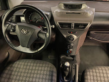 Afbeelding in Gallery-weergave laden, Toyota IQ 1.0 Essence Manuelle 02 / 2010