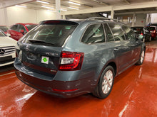 Load image into Gallery viewer, Skoda Octavia 1.5 CNG Automatique 05 / 2019