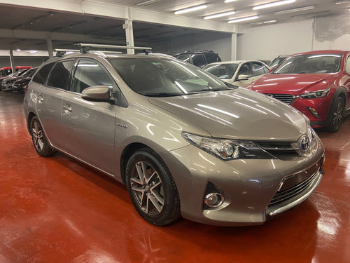 Toyota Auris 1.8 Hybride Automatique 08/ 2014 + 4 Pneus