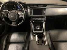 Load image into Gallery viewer, Jaguar XF 2.0 Diesel Automatique 06 / 2018 + 4 Pneus avec Jantes
